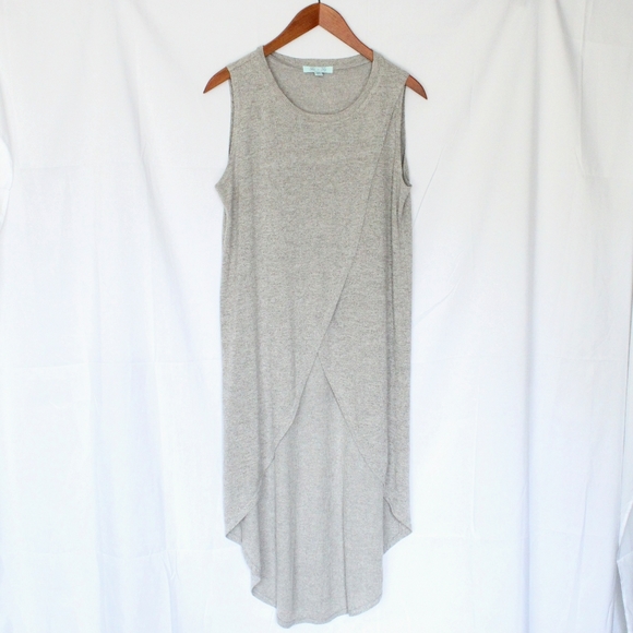 She + Sky | Gray Hi-Low Tunic - Picture 1 of 3